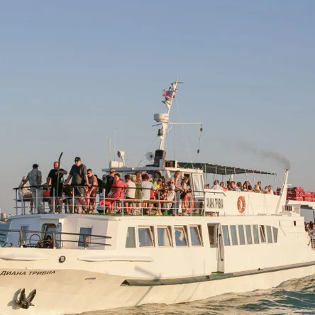 В 19:30 Романтическая прогулка на закате