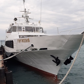 В 13:00 Круиз на полуостров "Большой Утриш"