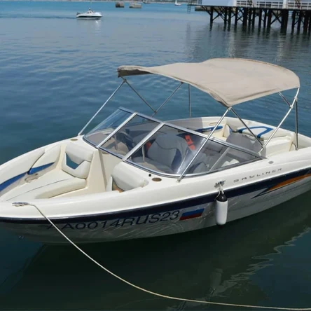Катер "Bayliner"
